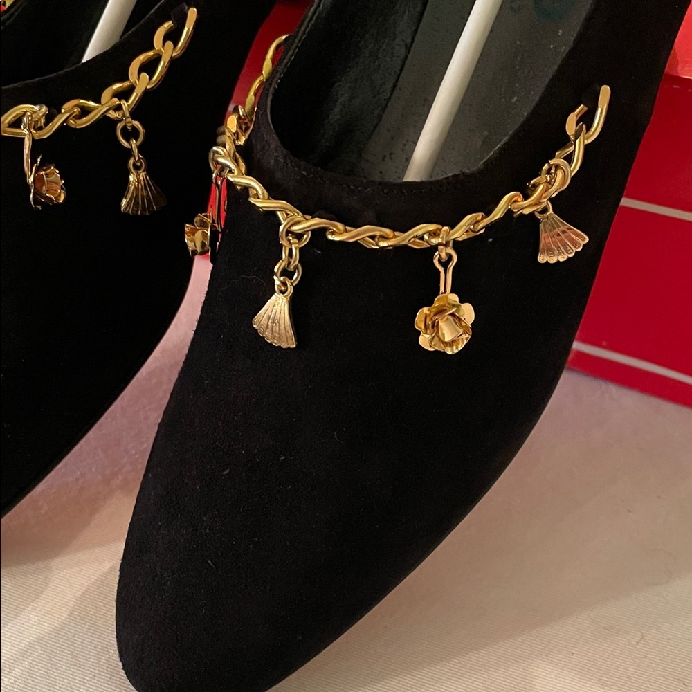 Vintage GOLO Women’s Flats Shoes 9N Black Suede Gold Chain w/ Charms Italy NOS